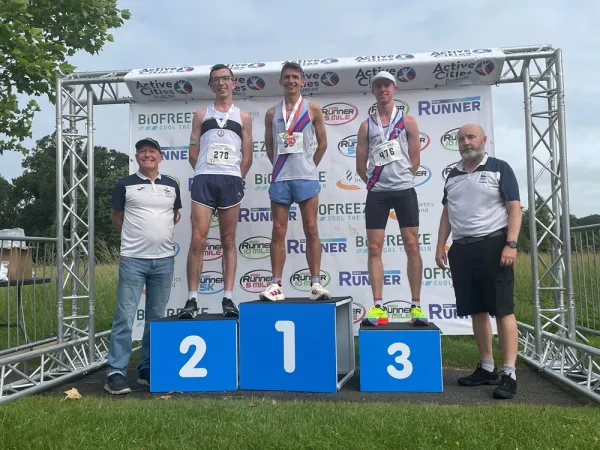 Jennings and Jackman Take Gold as DSD Dominate National 5 Mile Team Titles