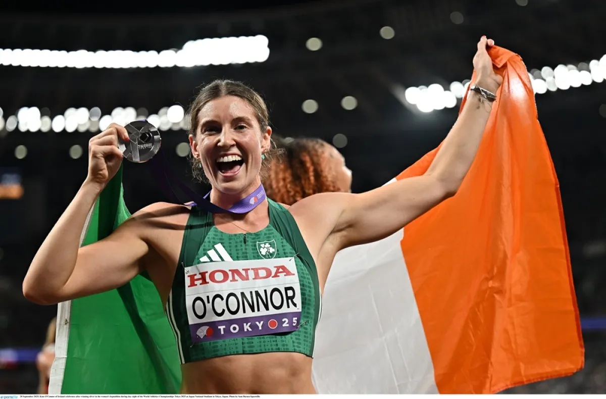 kate o'connor holding silver medal