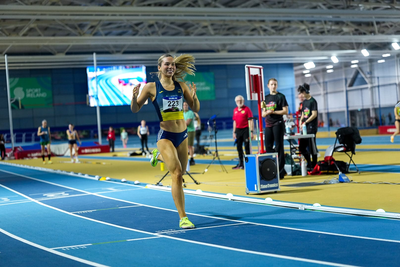 EMMA MOORE SMASHES IRISH U23 INDOOR 800M RECORD
